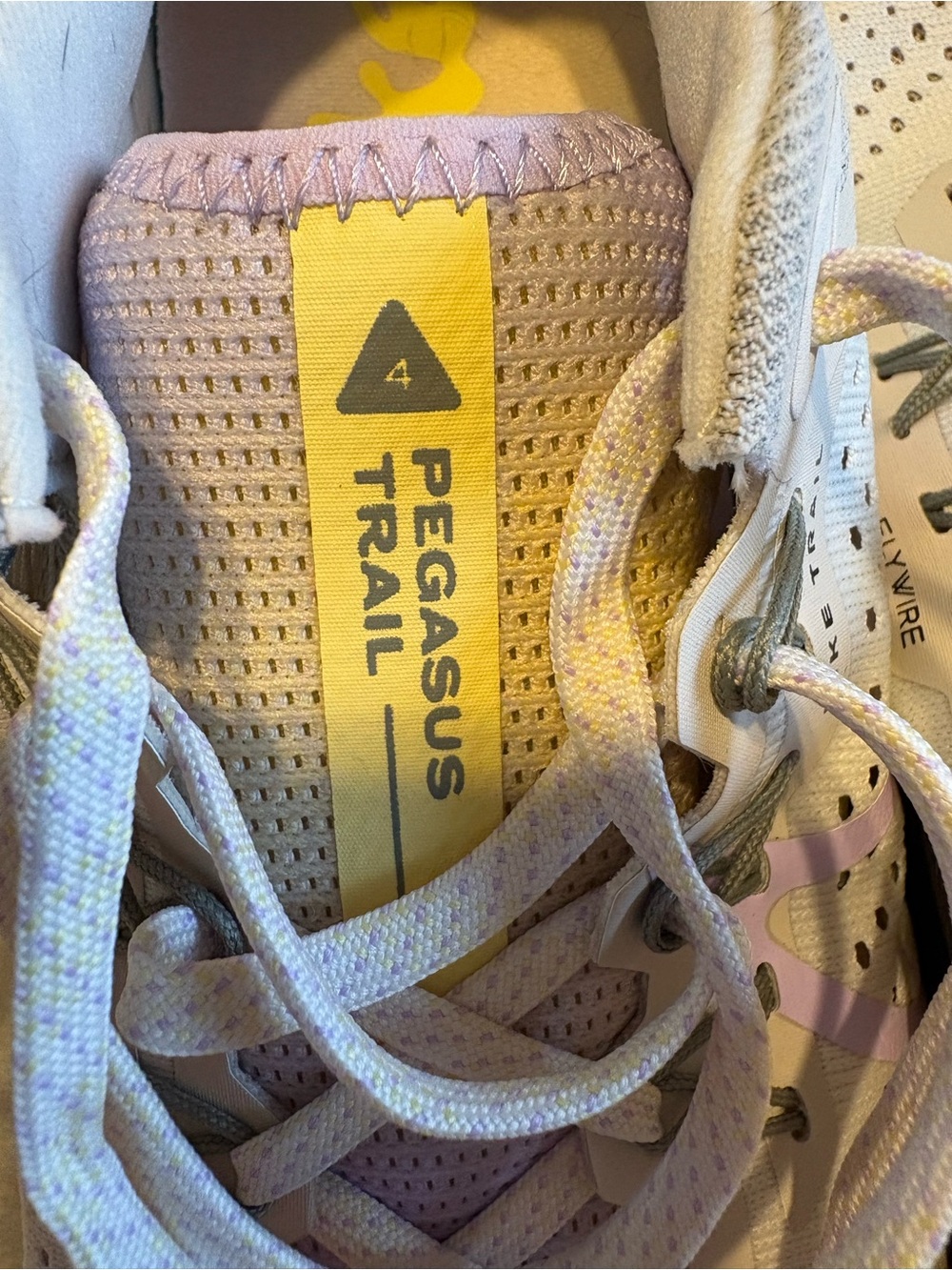 Nike Womens Pegasus 4 Trail Running Shoes - size 9